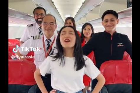 pinay teen dukit|After viral bag video, Pinay teen in SG tapped by airline .